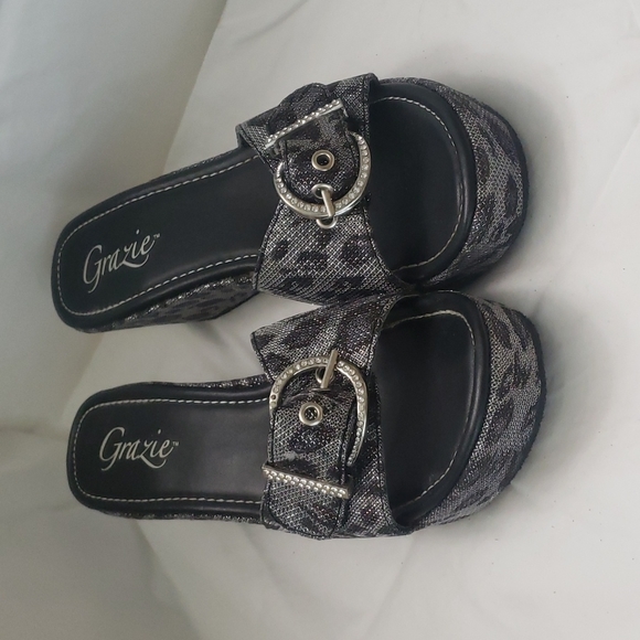 Leopard Sparkly Platform Slide Sandals - Picture 2 of 5